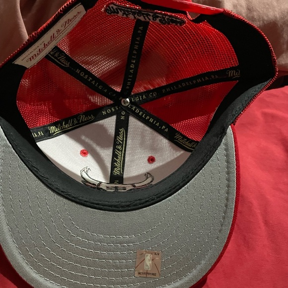 Mitchell & Ness Red Liberty Fit Cap - Picture 4 of 6